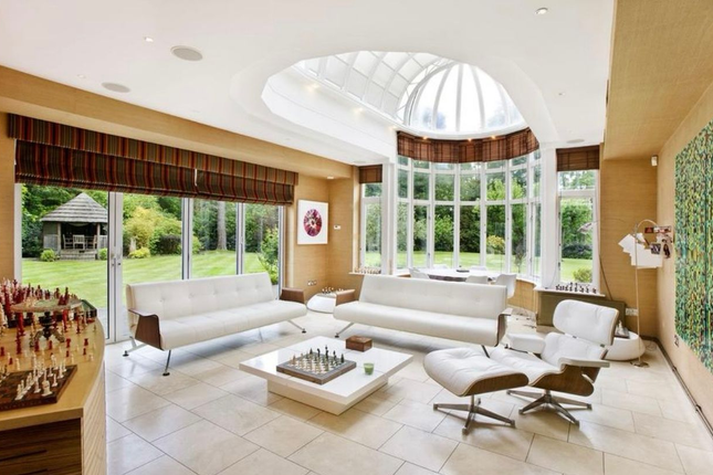 Spring Lodge, Wentworth Estate, Spring Woods, Virginia Water photo 2