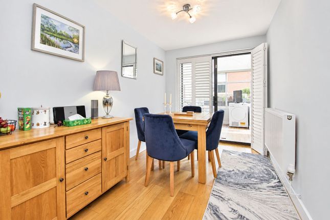 9, Shelldrake Drive, Leeds photo 2