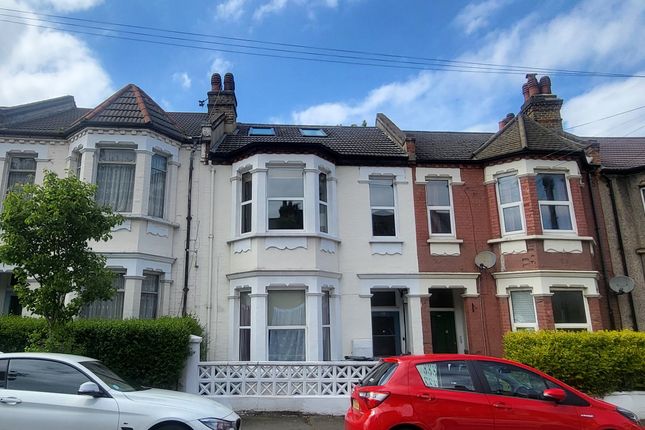 Flat to rent in Harpenden Road, Tulse Hill