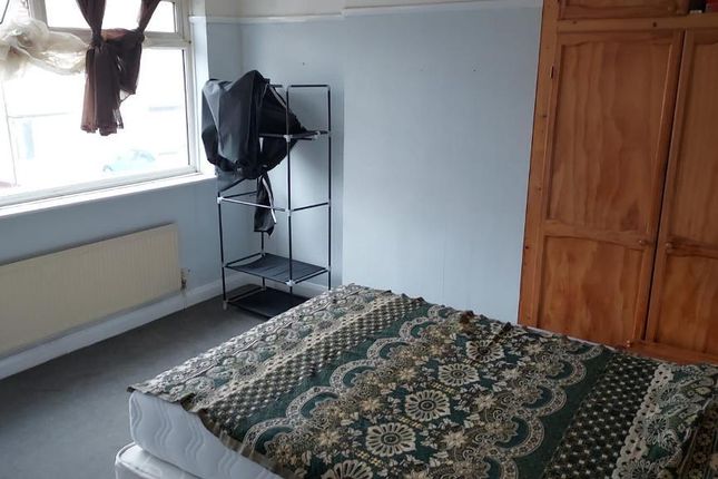 Thumbnail Room to rent in Station Road, Forest Gate, London