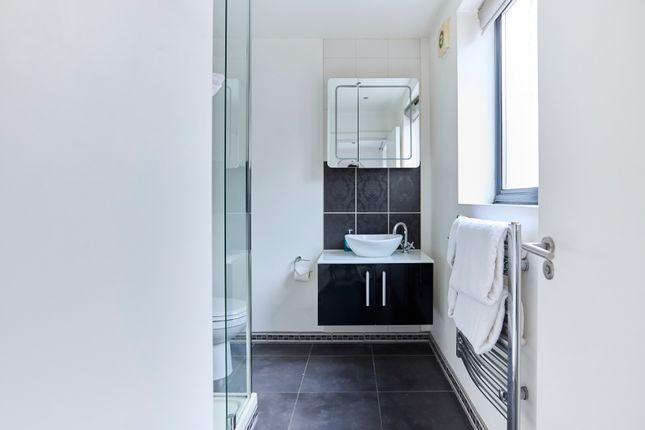 Flat B, 1, Turville Street, Turville Street photo 4