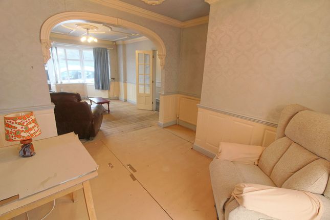 63 Asquith Boulevard, Leicester photo 4
