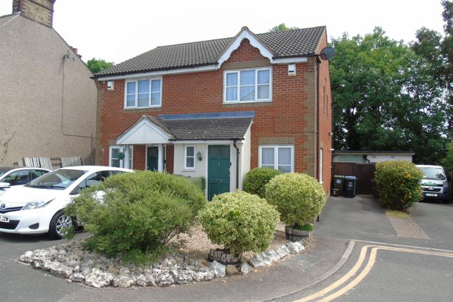 Thumbnail Semi-detached house to rent in Ellenbrook Close, Watford