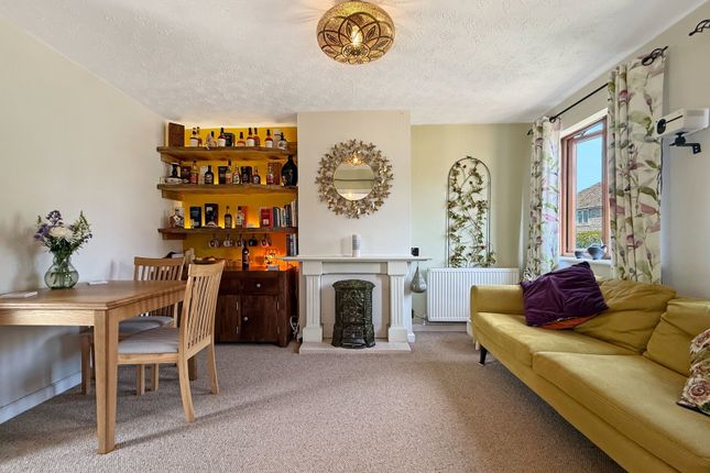 10, Ashe Crescent, Chippenham photo 3