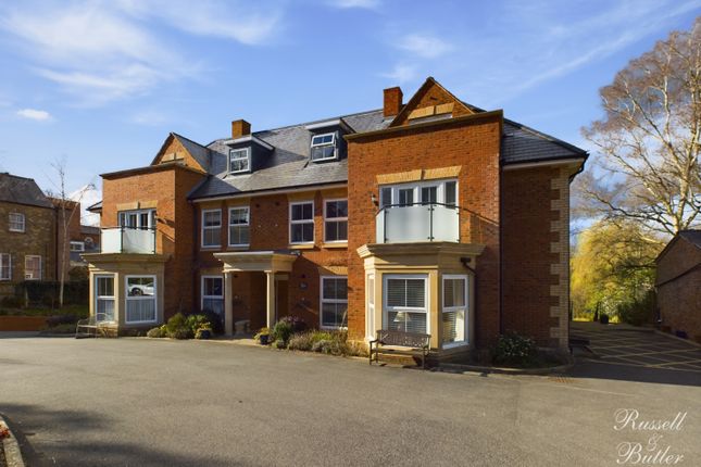 Thumbnail Flat for sale in Royal Court, Chandos Road, Buckingham