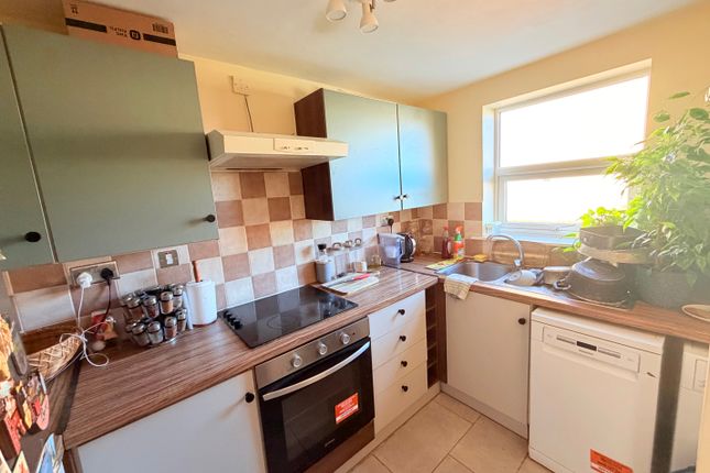 29, Balmoral Close, WELLINGBOROUGH photo 4