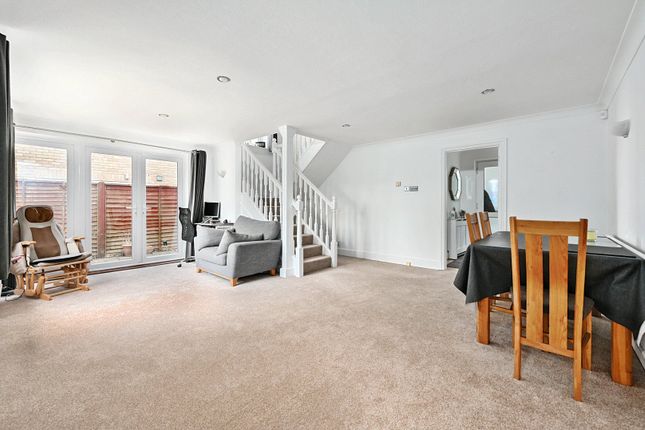 50, Warren Rise, Camberley photo 2