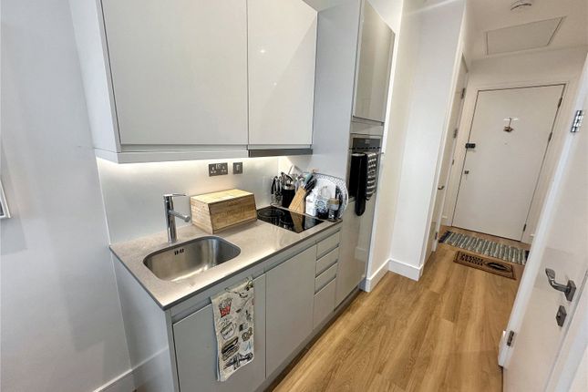 Flat 106, Atria House, 219, Bath Road, Berkshire photo 5