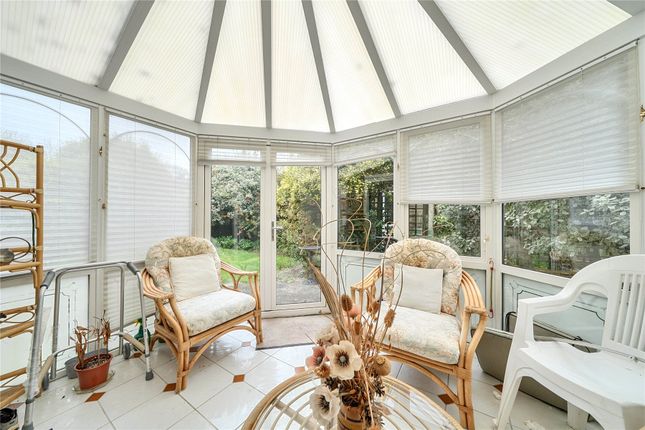6, Oleander Close, Farnborough Village photo 4