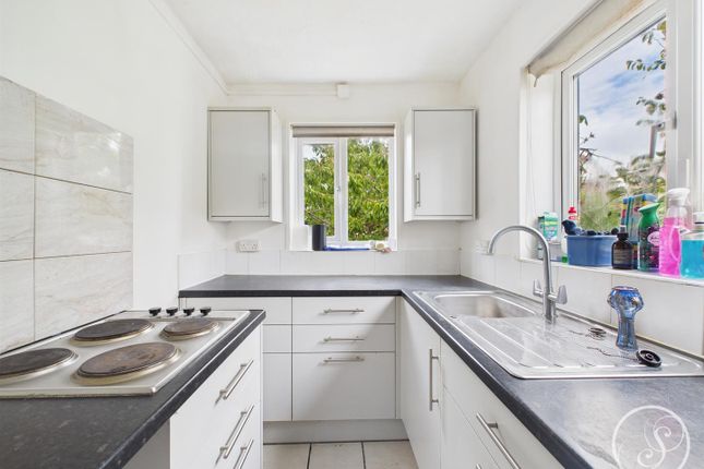 25, Nixon Avenue, Leeds photo 2