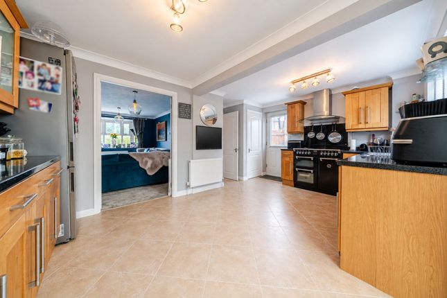 4 Topley Drive, Rochester photo 4
