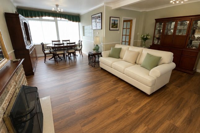 37 The Close, Luton, Bedfordshire photo 3