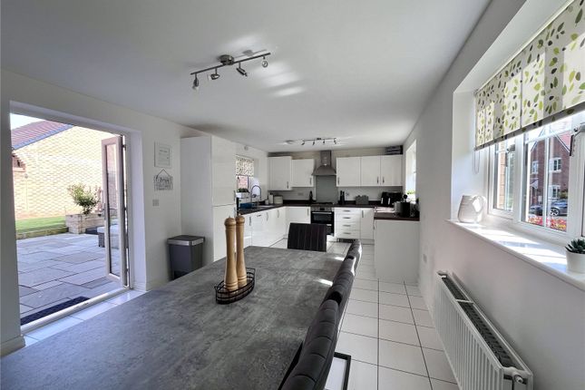 49, Ploughman Drive, WOODFORD HALSE photo 4