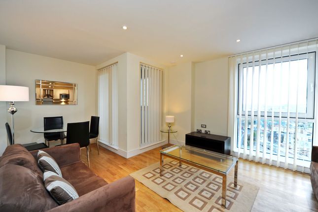 Flat 2102, Wharfside Point South, 4, Prestons Road, London photo 3