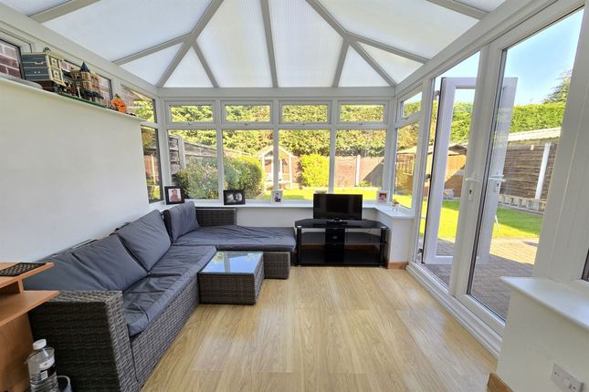 15 Faulkner Drive, Altrincham photo 2