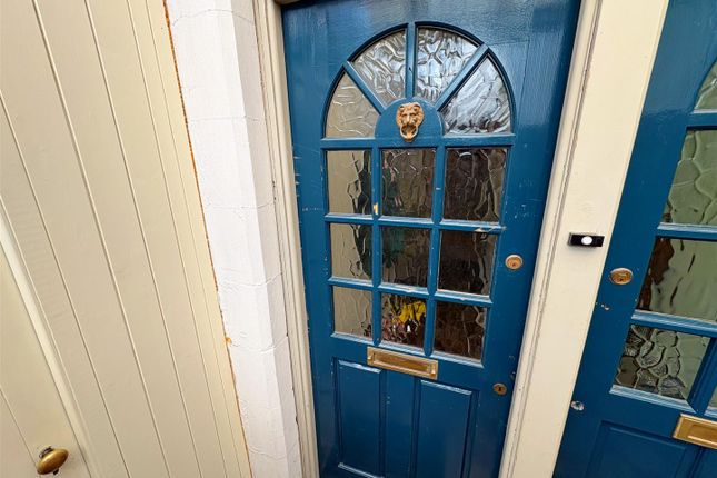 Top Floor Flat, 548, Bath Road, Brislington, Bristol photo 3