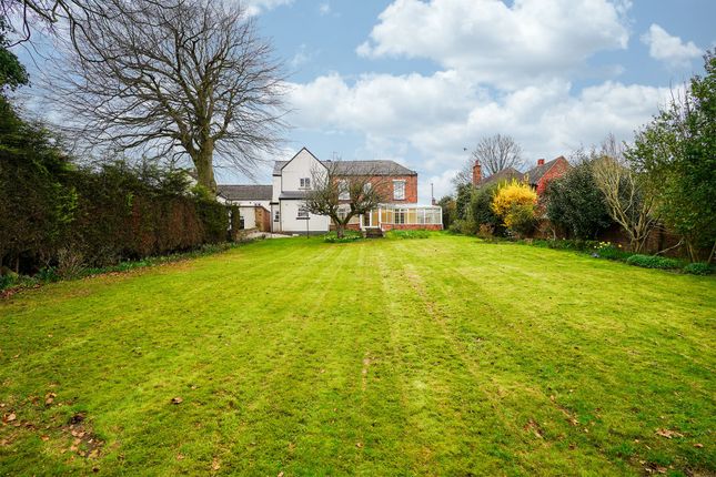 31 Storrs Road, Chesterfield photo 4