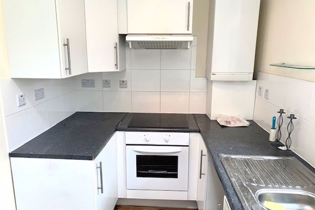 35, Kingsway, Enfield photo 3