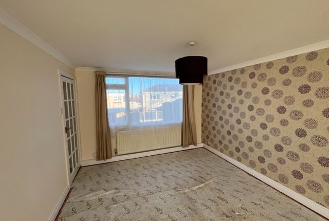 16, Stonecliffe Green Leeds photo 4