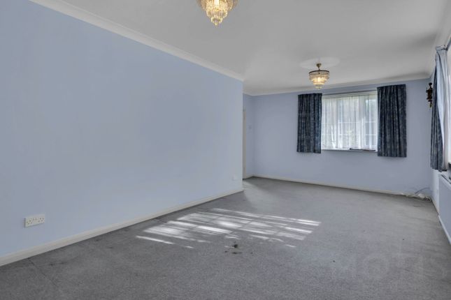 Flat 18 James Court, Dixwell Road, Folkestone photo 4