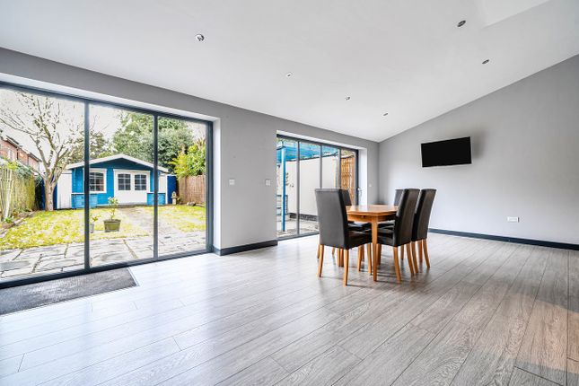 27, Ampthill Road, Flitwick photo 4
