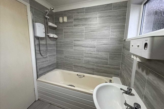 274aAshby, High Street, Scunthorpe photo 5