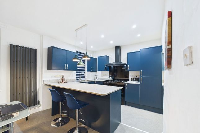 29, Alexandra Road, Torquay photo 4