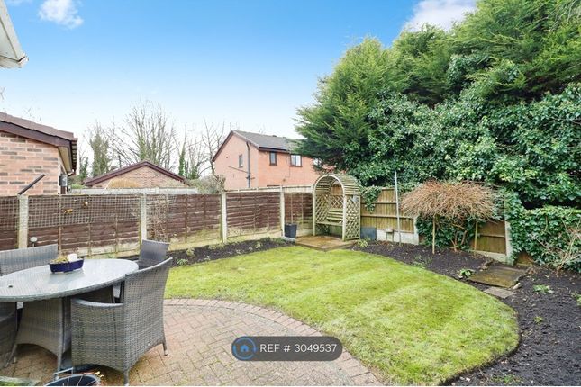 Rendel Close, Stretford, Manchester photo 4