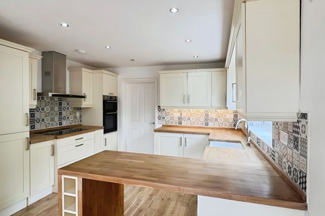 9 Pentre Howell, Bridgend photo 5