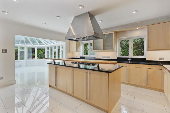 3, Fairfield Park, Cobham photo 2