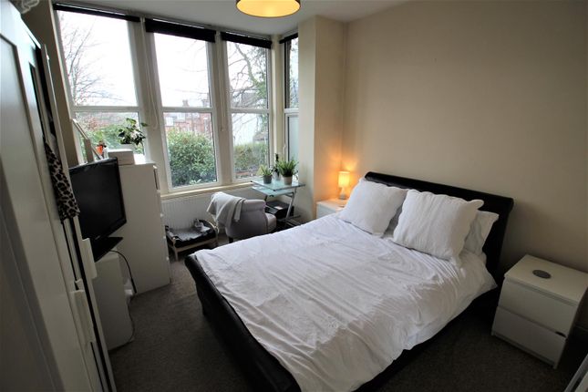 Flat A, 20, Morris Lane, Leeds photo 5