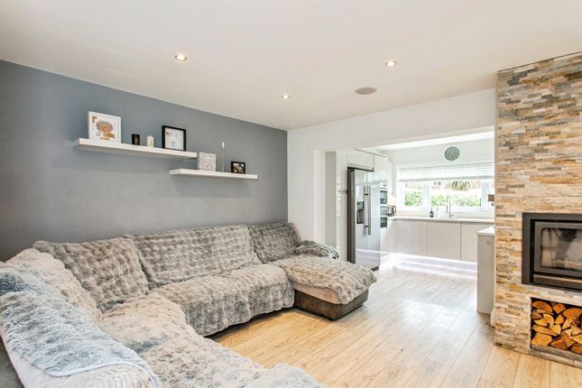 21a, Sutton Court Drive, Essex photo 4