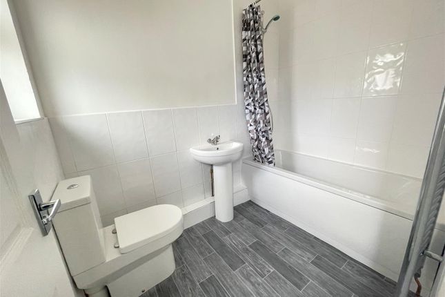 55, Neville Road, London photo 4