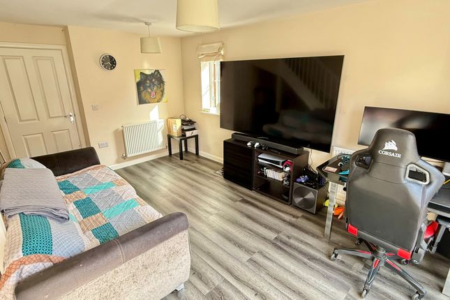 14, Maxwell Crescent, Northampton photo 4