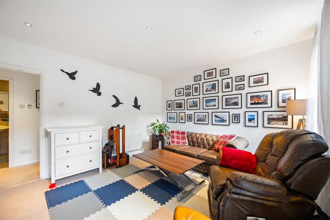 Flat 45, The Wells House, Well Walk, London photo 4