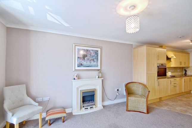 Hamilton Court, Long Road, Canvey Island photo 4