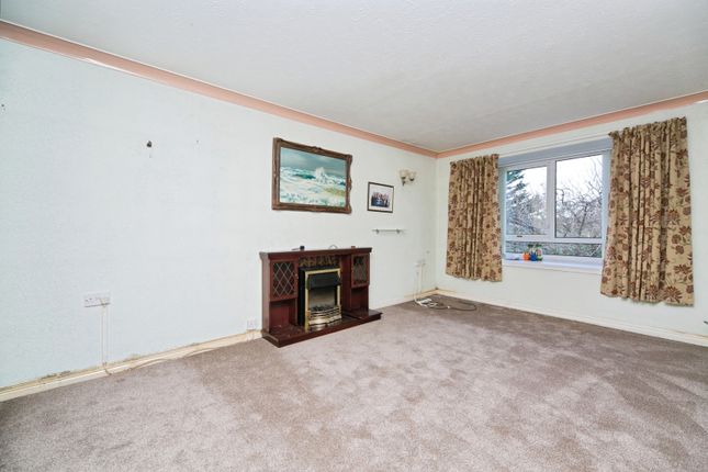 Flat 18, Penrhyn Park,, Penrhyn Avenue, Colwyn Bay photo 2
