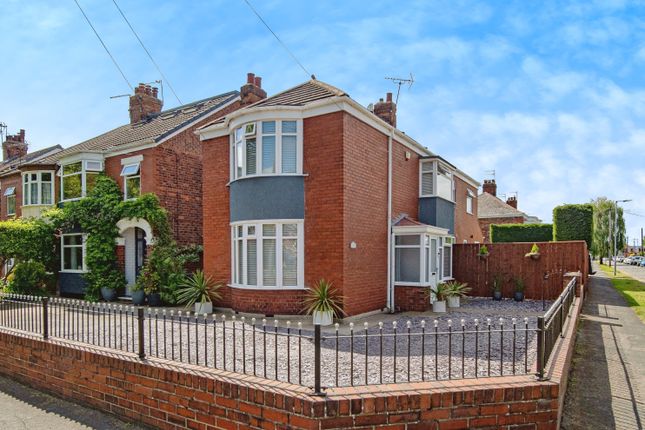 Thumbnail Detached house for sale in Gillshill Road, Hull