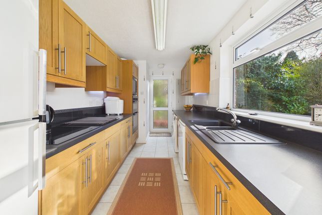 21 Forestfield, Horsham photo 3