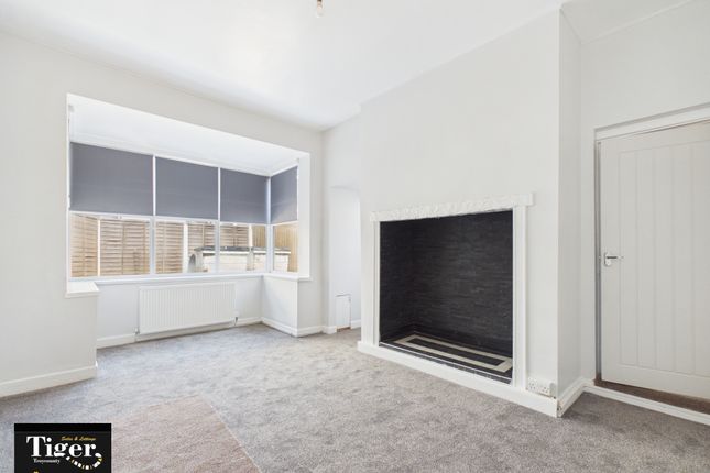 Flat 1, 386, The Promenade, Blackpool photo 2