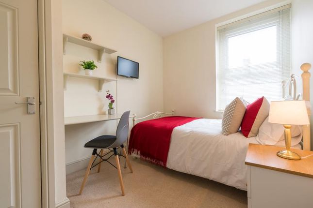 31, Glenroy Street, Cardiff photo 3