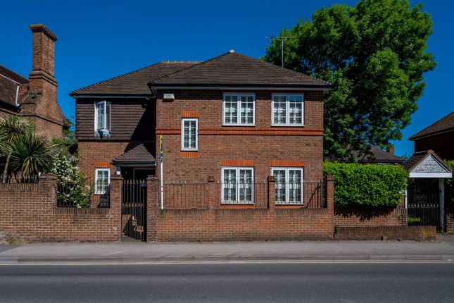Thumbnail Detached house to rent in Manor Mews, Old Woking, Woking