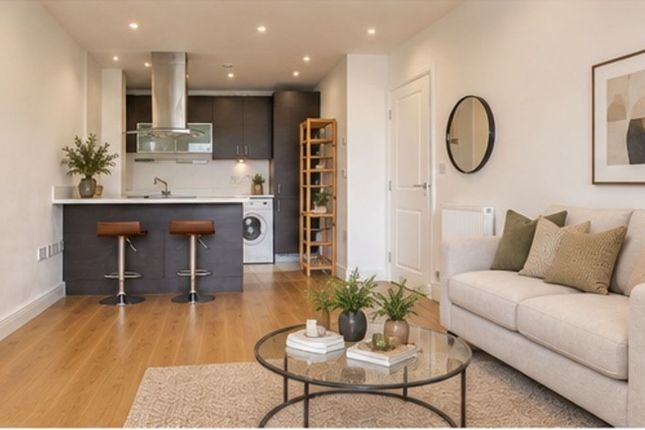 Flat 403, Hodgeson House, London photo 4