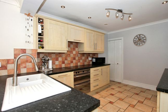 18, Gunthorpe Road, PETERBOROUGH photo 2