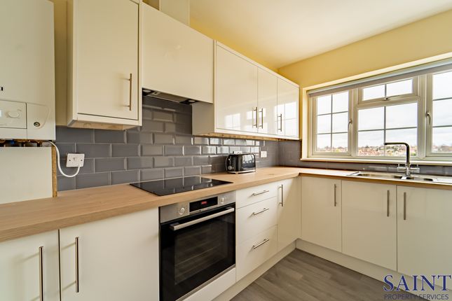 Flat to rent in Hickling Road, Mapperley, Nottinghamshire