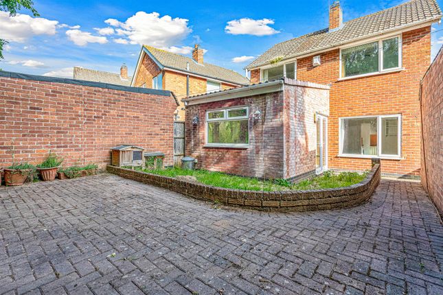 48, Coniston Crescent, Loughborough photo 4