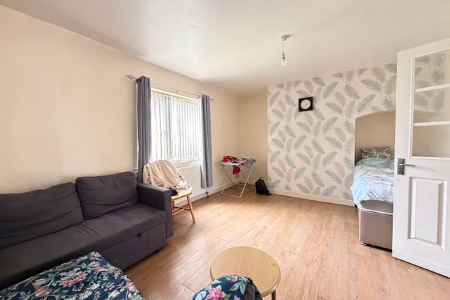 13, Sutton-in-Ashfield photo 5