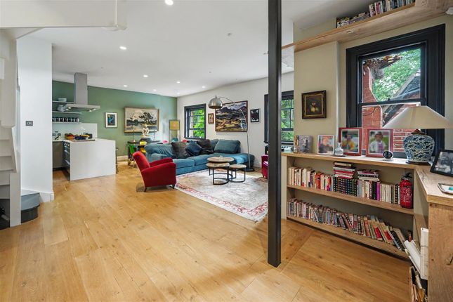 8 DC, Fitzjohn's Avenue, London photo 4