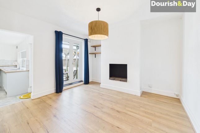 22 Park Road, Whitchurch photo 4