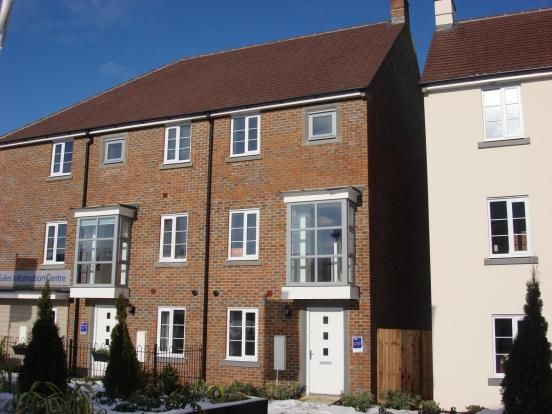 Thumbnail Semi-detached house to rent in Ilsley Road, Basingstoke